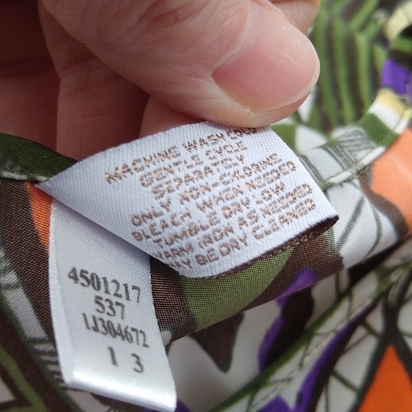 Chico's SZ 2 = Medium Multicolor Geometric Print Blouse Roll Tab Sleeve Layered - Picture 8 of 10